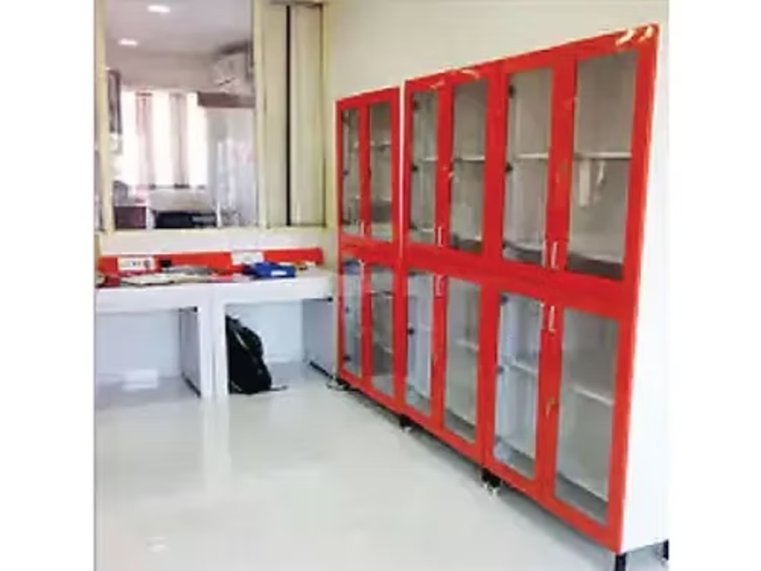 GLASS DOOR LAB WALL CUPBOARD