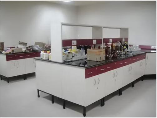 LABORATORY ISLAND BENCH